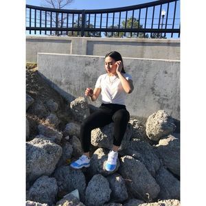 Meet your Posher, Genevive